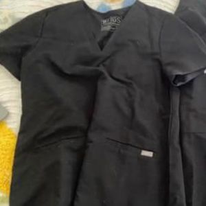 Black Figs Technical Collection Scrub top